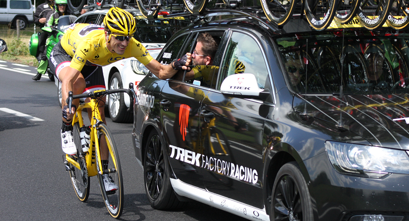 Noodlottige val haalt Cancellara uit Tour de France